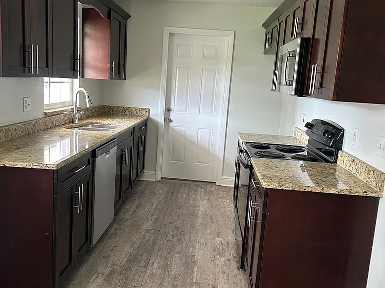 4814 Sierra Madre Dr — Photo 3