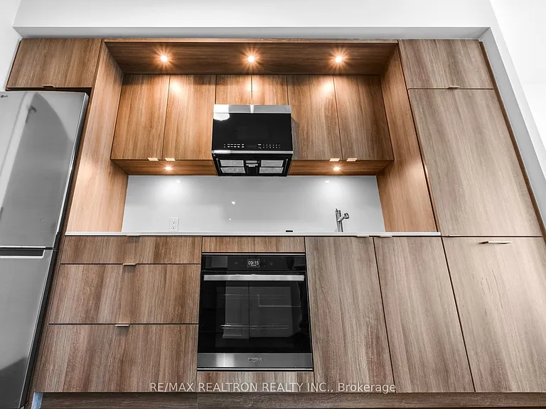 25 Cordova Ave #Penthouse 06 — Photo 14