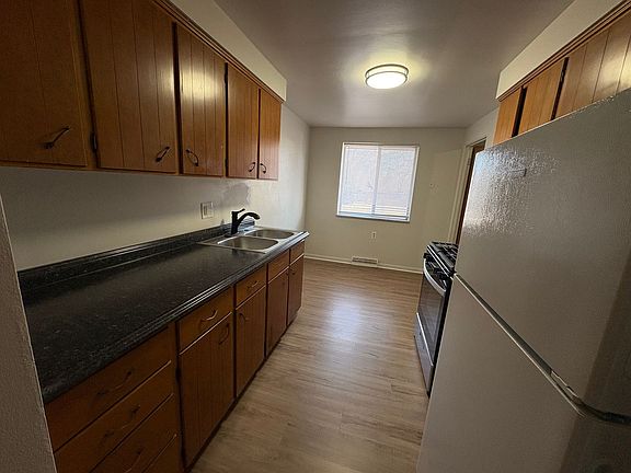 5th image of 2902 N Rockwood Dr #D-1