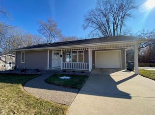 380 Maplewood Ct, Dubuque, IA 52001