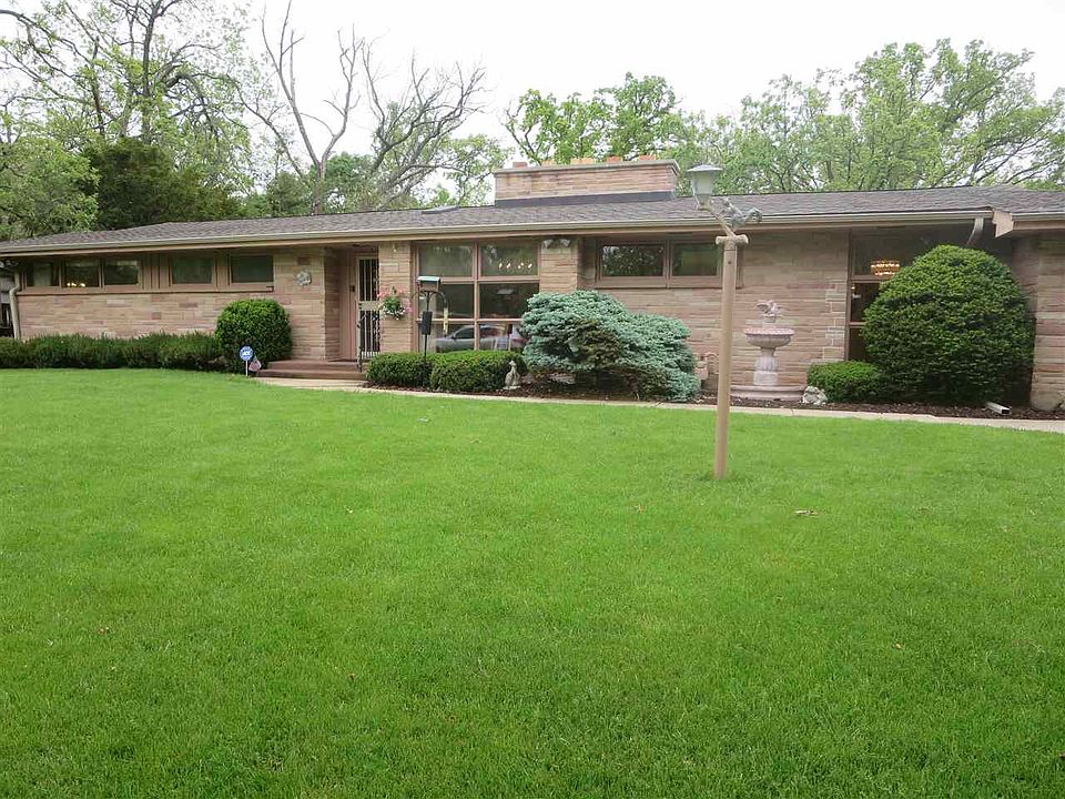 1st image of 13 Johns Woods Dr