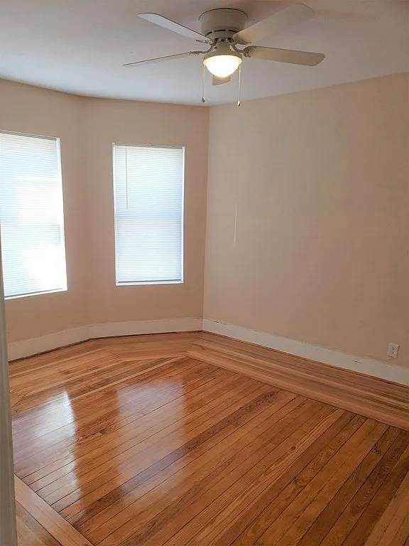 5 Timothy Ave — Photo 3
