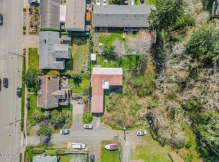 448 NE 10th St, Newport, OR 97365