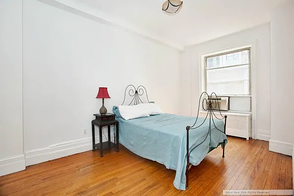 Sold by Bond New York | media 7