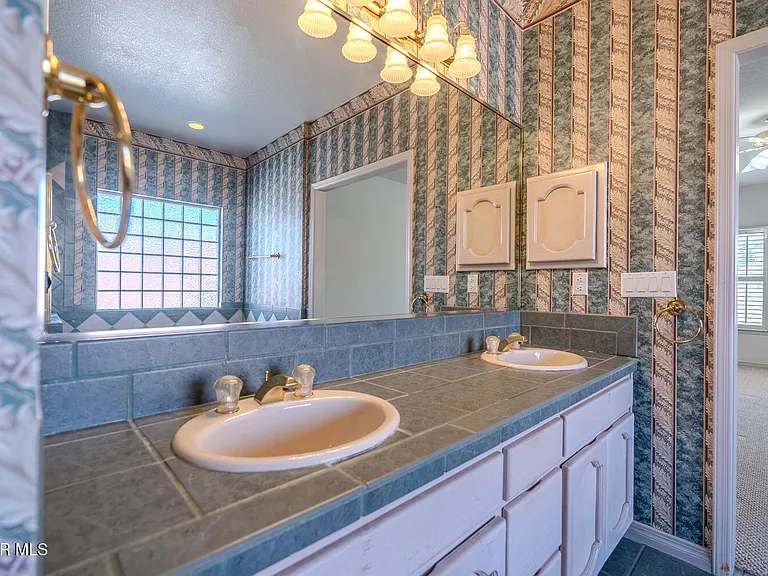 2066 Paseo Del Prado Dr — Photo 25
