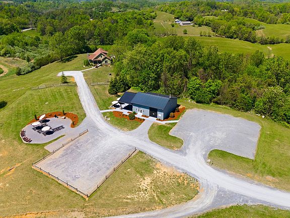 5th image of 60 Great Valley Ln