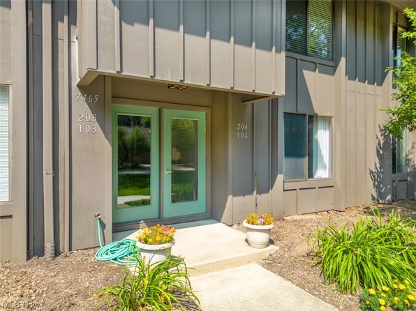 7465 Millrace Ln APT 204, Northfield, OH 44067