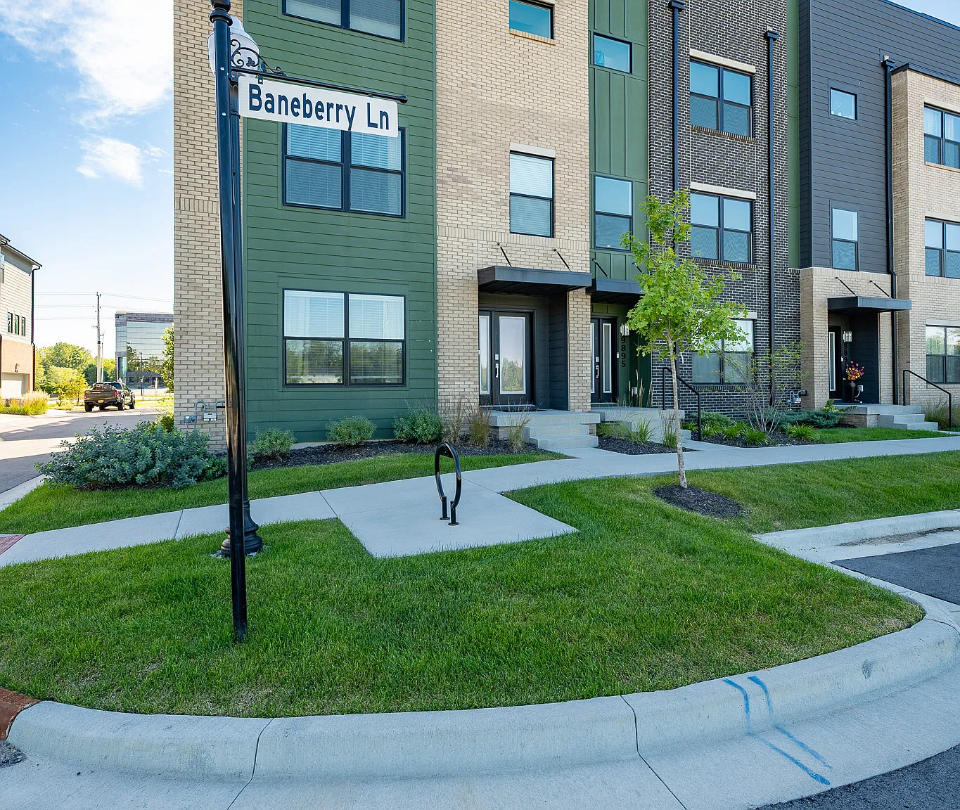3 bed, 3.5 bath, 2248 sqft, $4,000 — Photo 1