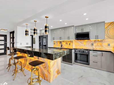 251 174th St APT 818, Sunny Isles Beach, FL, 33160