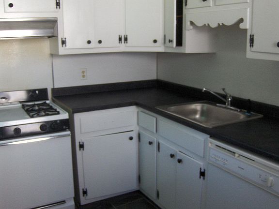 2nd image of 1136 Franklin St