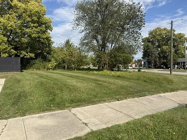 2105 S Washington Ave, Saginaw, MI 48601