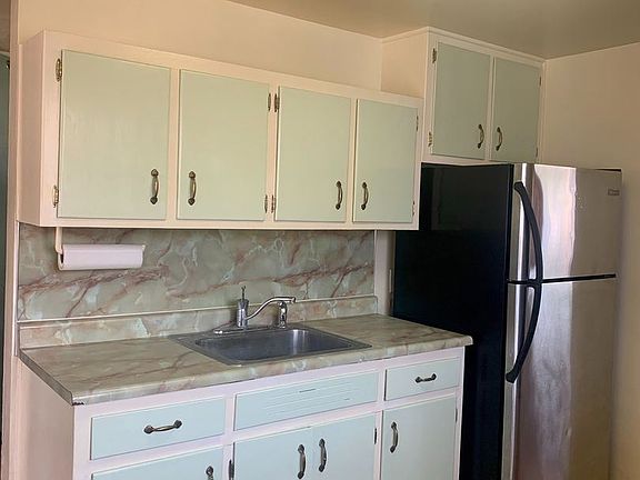 4th image of 2938 Sierra Dr NE