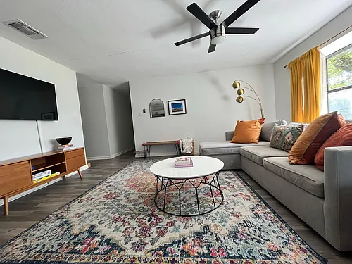 2511 E Stassney Ln Photo 1