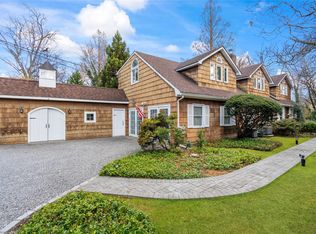 14 Soundbeach Dr, Glen Cove, NY 11542