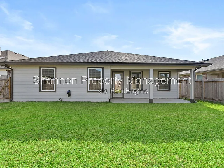 7915 Murciana Dr — Photo 32