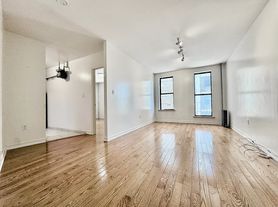 112 Haven Ave