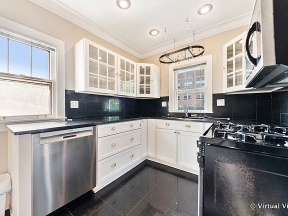 3rd image of 4524 N Forest Ave