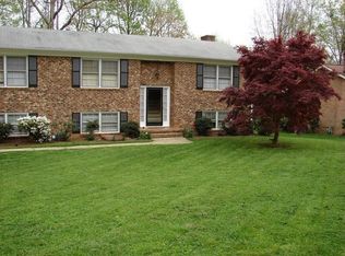 508 Arrowhead Dr, Greensboro, NC 27410