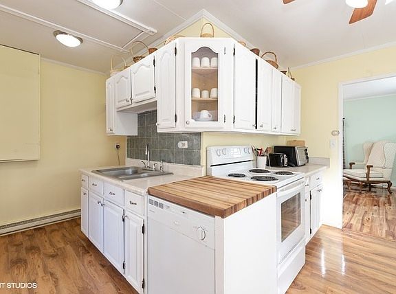 5th image of 803 Northampton St