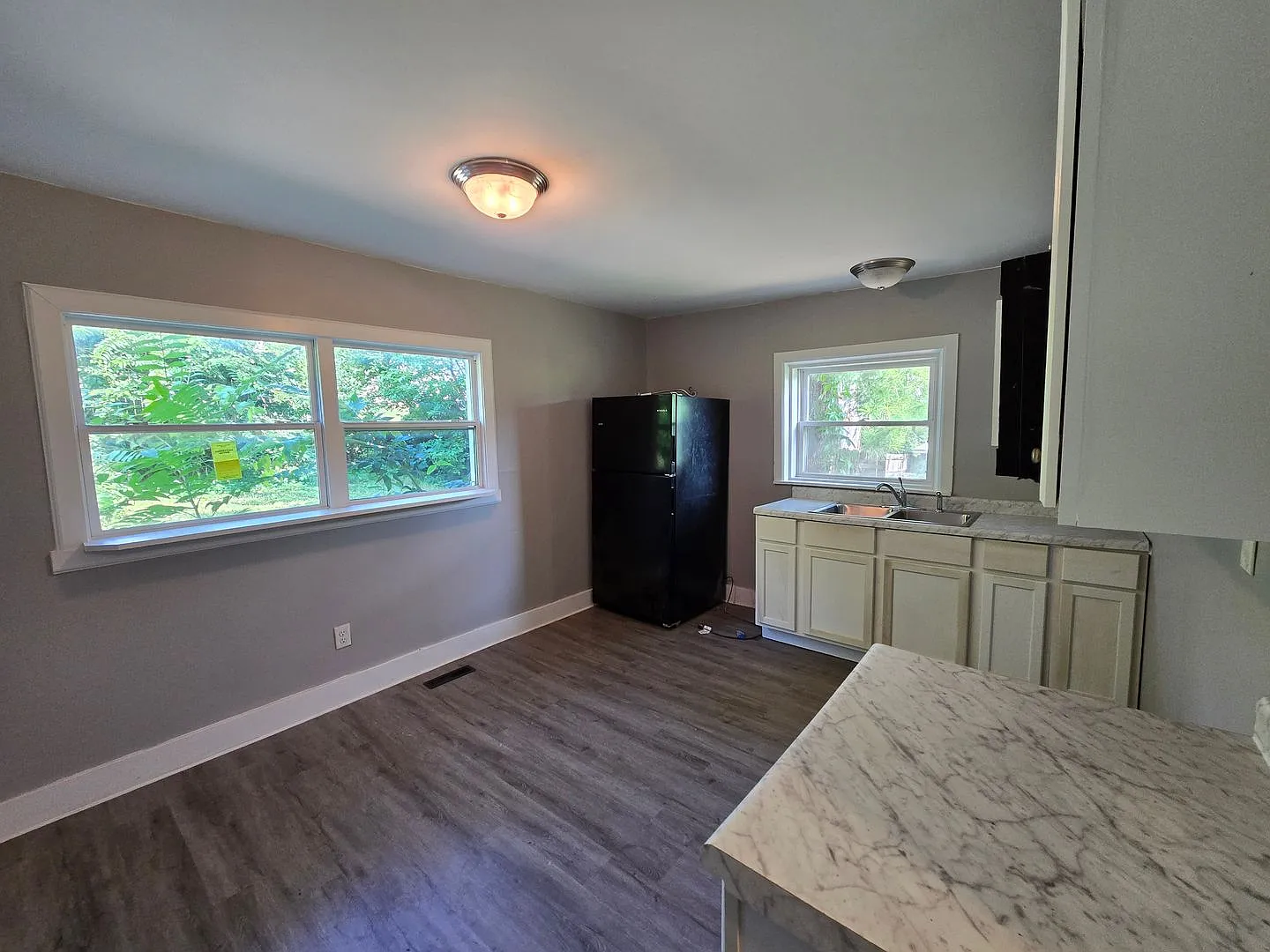 2 Bedroom House — Photo 1