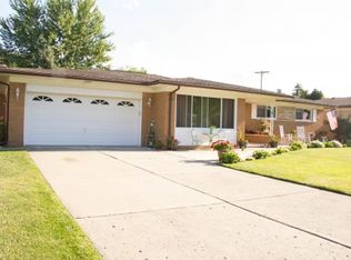 11482 Anna Lisa Dr, Sterling Heights, MI 48312