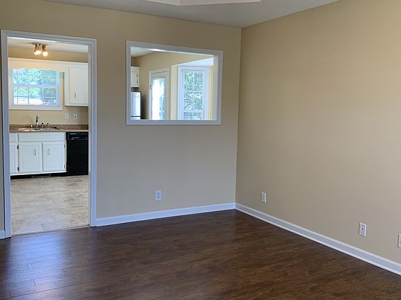 5th image of 467 Monarch Ct