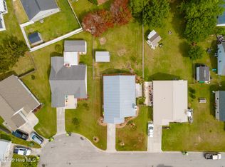 823 S Dogwood Ln, Swansboro, NC 28584