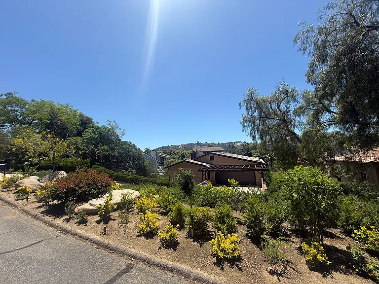 28426 Sandhurst Way — Photo 4