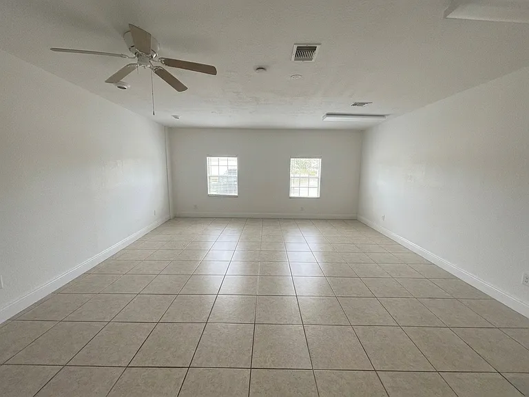 9325 Larette Dr — Photo 2