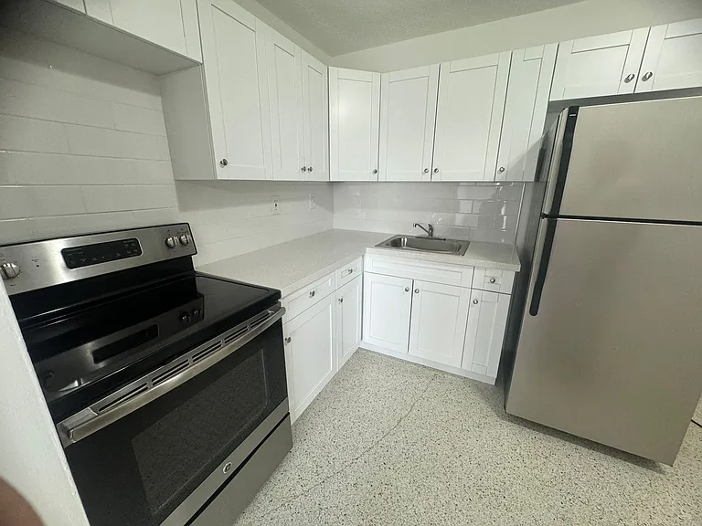 47 W 7th St #55 — Photo 10