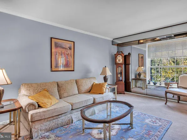 4000 Gypsy Ln Unit 219A2, Philadelphia, PA 19129