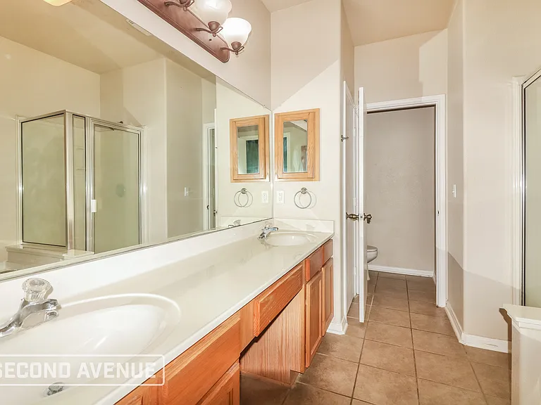 2613 Las Brisas St — Photo 15
