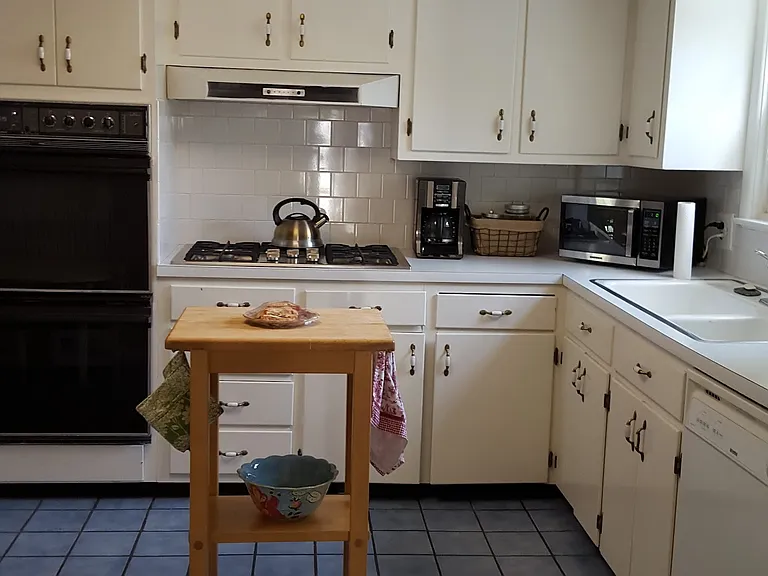 2381 Cranston St — Photo 6