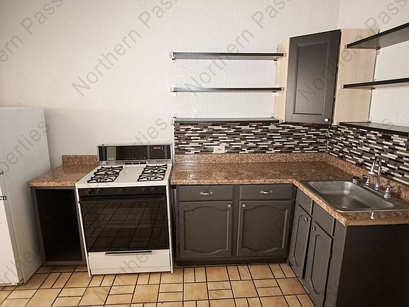 4th image of 1111 N Cotton St #B
