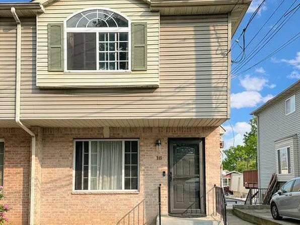 18 King James Ct, Staten Island, NY 10308