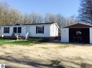 1239 W 16th Rd, Mesick, MI 49668