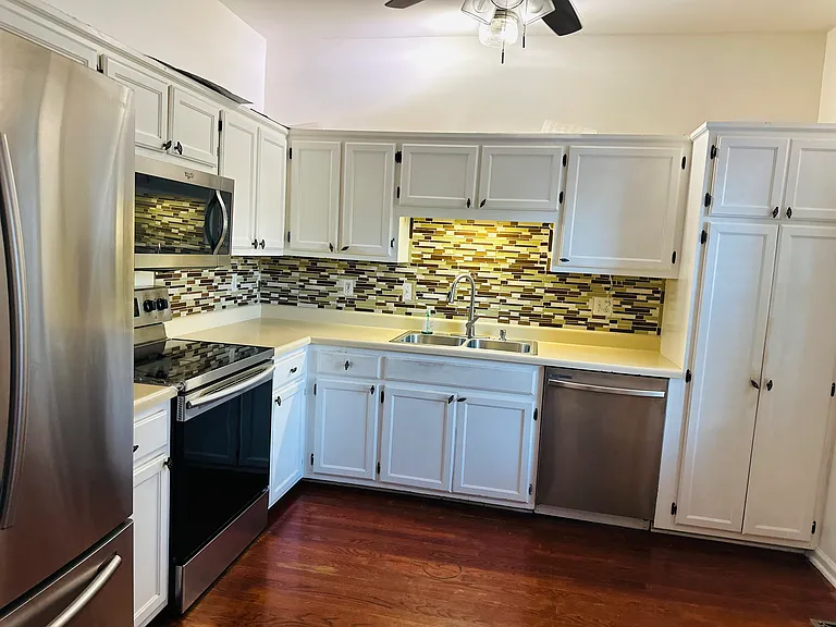706 Dove Valley Ct — Photo 4