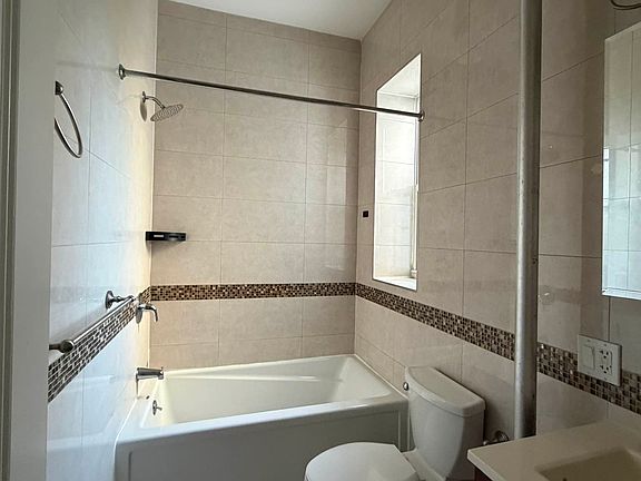 4th image of 305 Clarkson Ave APT 9A