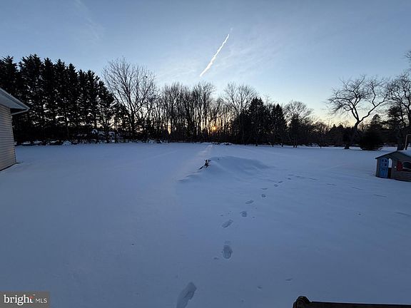 3rd image of 352 Concord Rd