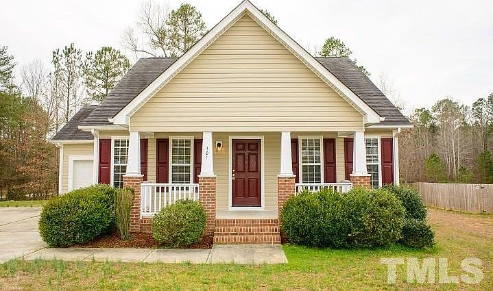 1st image of 101 Carriage Hill Dr
