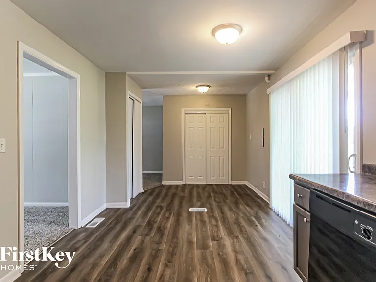 4939 Norcroft Dr — Photo 2