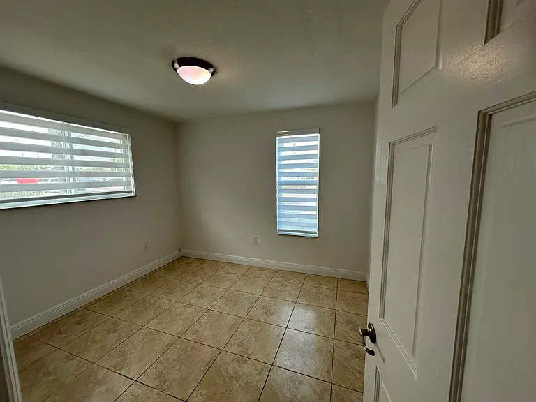 4201 SW 7th St #2 — Photo 18