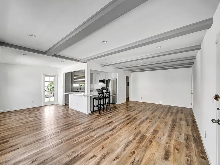 5840 Coldwater Canyon Ave #2 — Photo 13