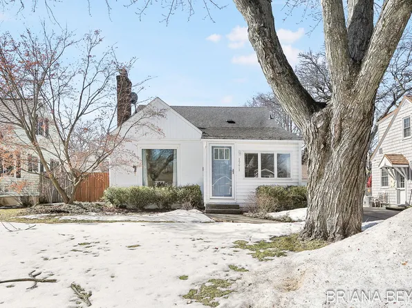 1771 Warwick Rd SE, East Grand Rapids, MI 49506