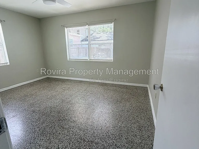 15 W Princeton St #15 — Photo 8