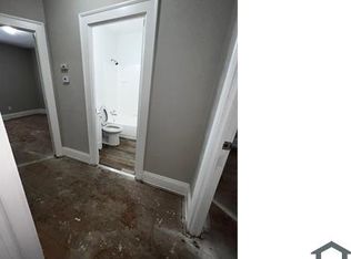 9905 Mount Auburn Ave, Cleveland, OH 44104