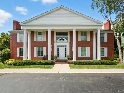 19710 W Thirteen Mile Rd APT 211, Beverly Hills, MI, 48025