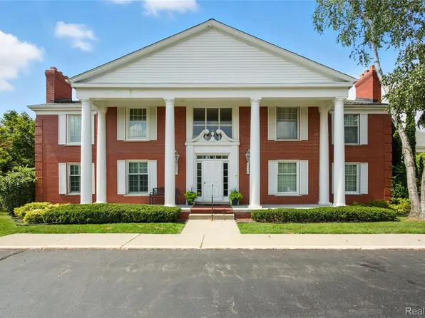 19710 W Thirteen Mile Rd APT 211, Beverly Hills, MI 48025