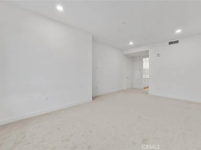 2205 Rivington — Photo 33