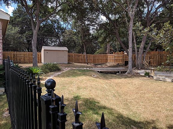 5th image of 2446 Lakeview Dr